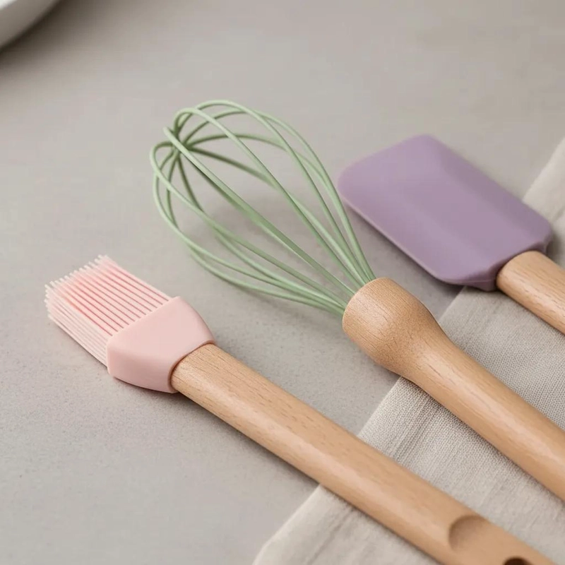 SET DE 3 UTENSILIOS DE SILICONA Y MADERA PARA REPOSTERIA - 2
