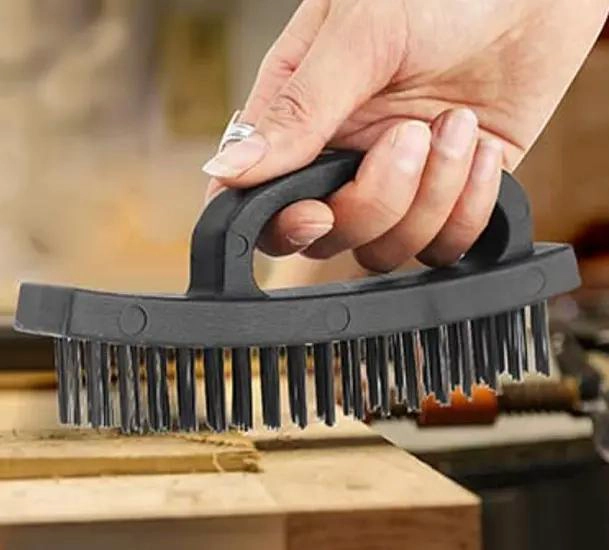 CEPILLO METALICO PARA LIMPIEZA Y RASPADO DE SUPERFICIES - 2