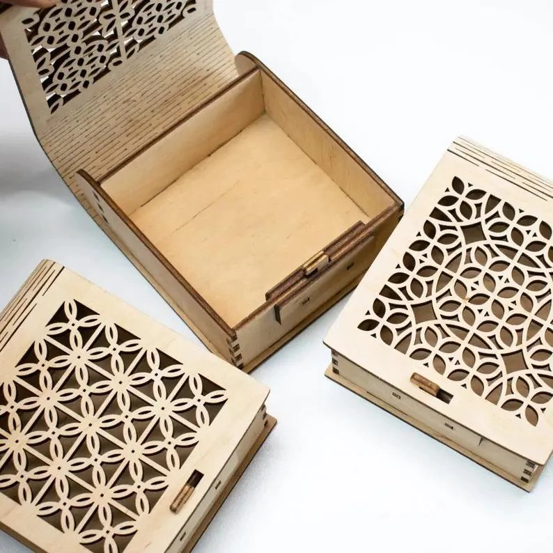 CAJA ORGANIZADORA DE MADERA NATURAL CON TAPA DECORATIVA - 2