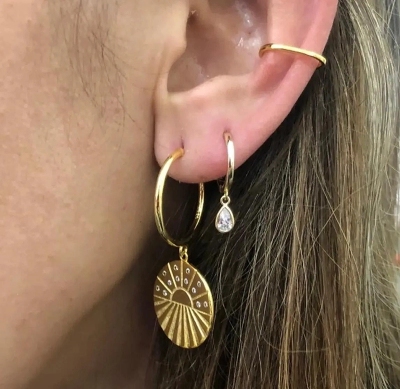 AROS COLGANTES SEMI ARGOLLA BAÑADOS EN ORO 18K - 2