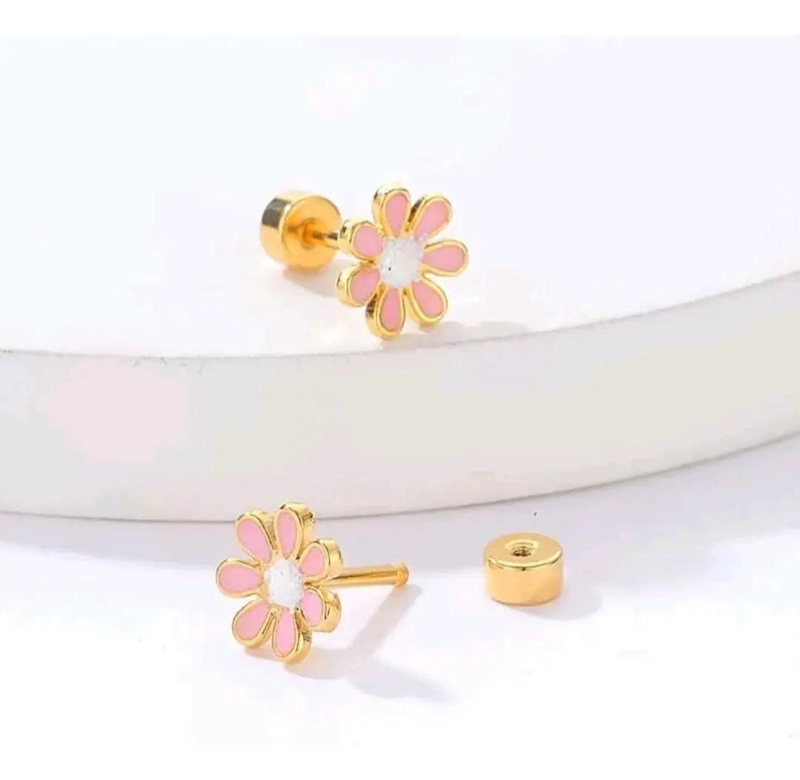 AROS DE FLOR PARA NIÑA CON TOPE DE SEGURIDAD EN BAÑO DE ORO 18K - 4