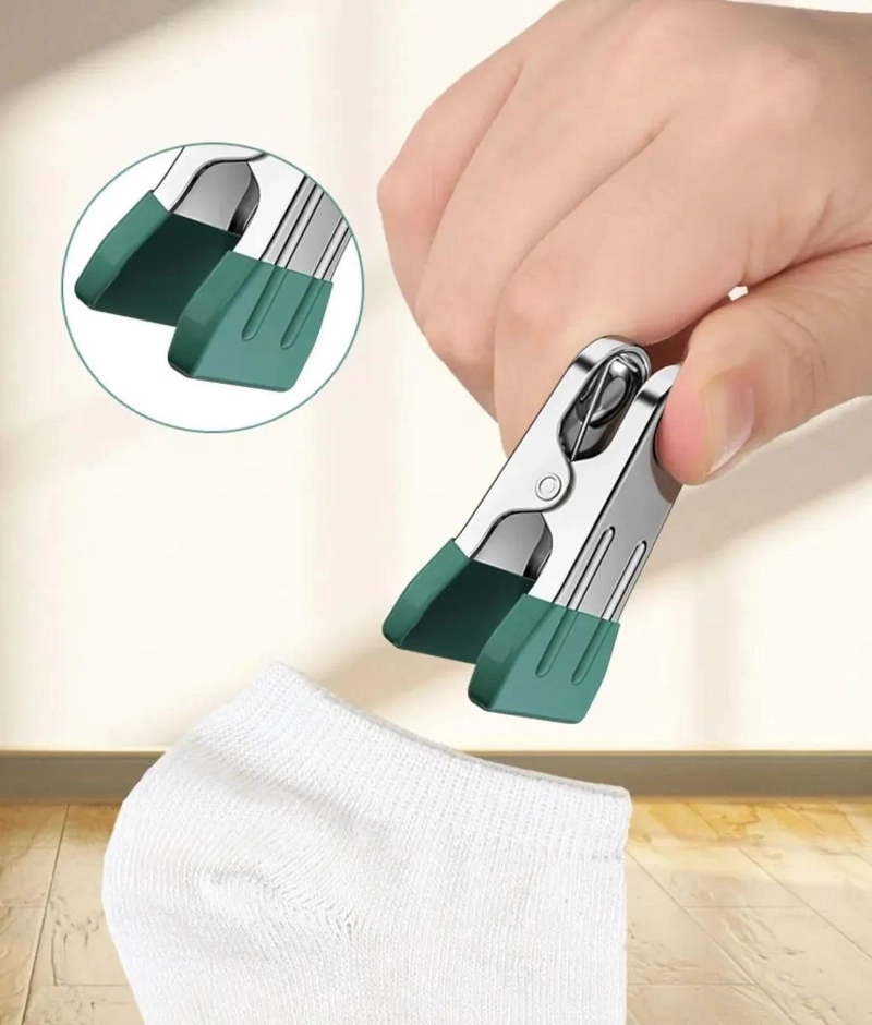 COLGADOR PLEGABLE PARA CALCETINES Y ROPA INTERIOR CON 24 CLIPS - 5