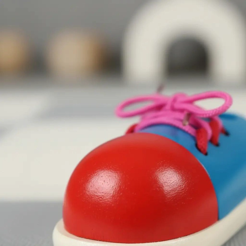 ZAPATO DE MADERA PARA APRENDER A ATAR CORDONES - 7
