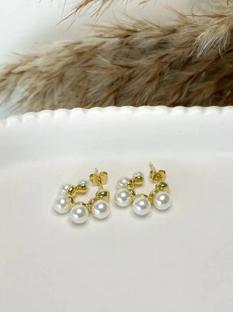 ARGOLLAS ELEGANTES CON PERLAS Y BAÑO DE ORO 18K - 2