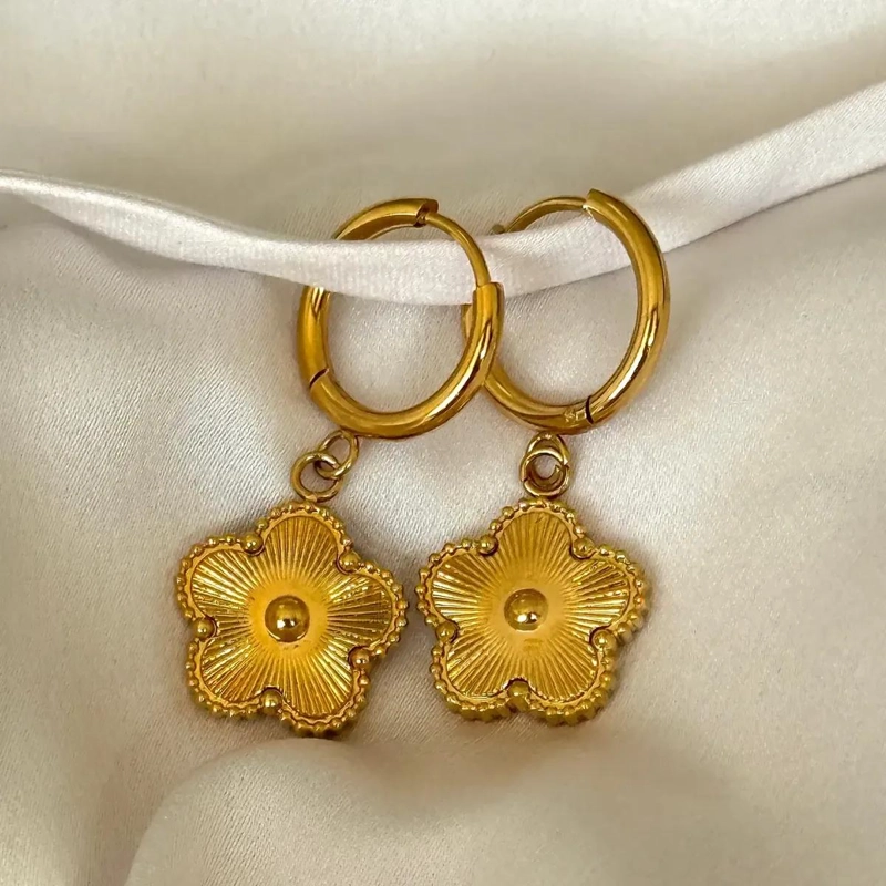 AROS HUGGIES FLOR COLGANTE EN ACERO QUIRURGICO - 1