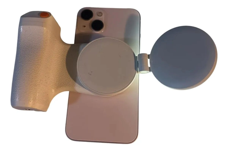 SOPORTE ERGONOMICO PARA CELULAR CON LUZ LED INTEGRADA - 2
