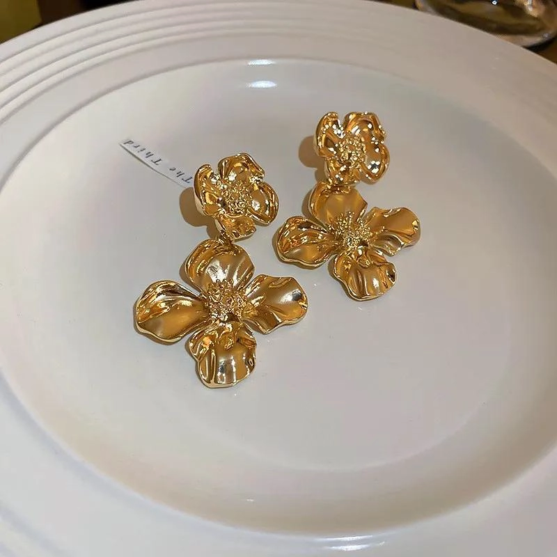 AROS DE FIESTA EN FORMA DE FLOR CON DISEÑO ELEGANTE - 2