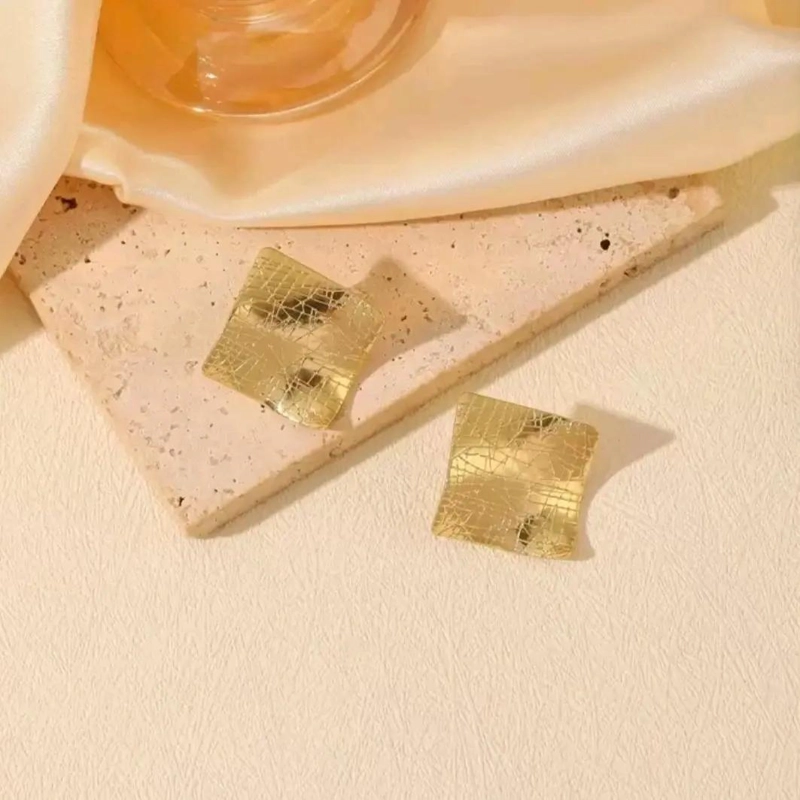 AROS GEOME TRICOS GRANDES BAÑO DE ORO 18K PARA MUJER - 4