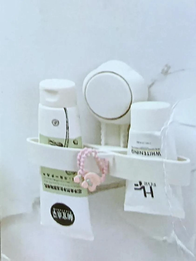 ORGANIZADOR DE BAÑO CON VENTOSAS PARA PRODUCTOS DE LIMPIEZA - 2