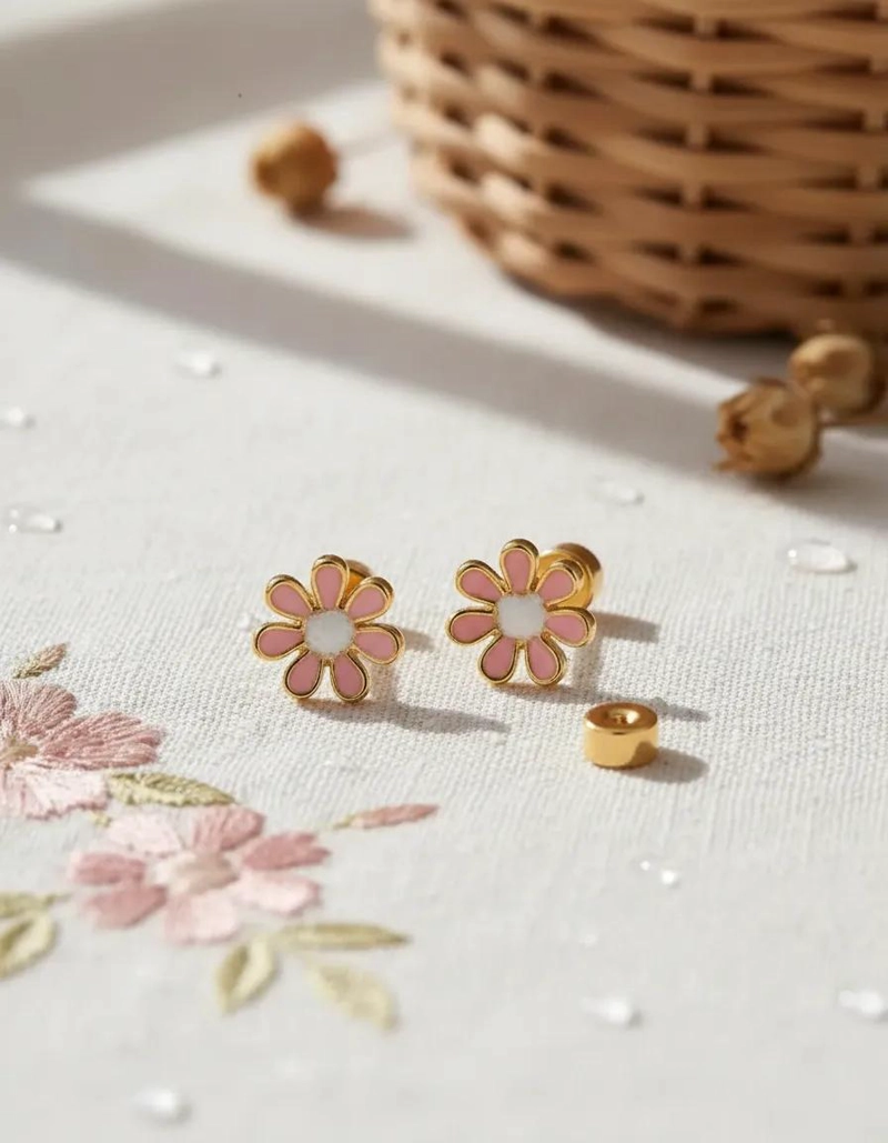 AROS DE FLOR PARA NIÑA CON TOPE SEGURO EN BAÑO DE ORO 18K - 5