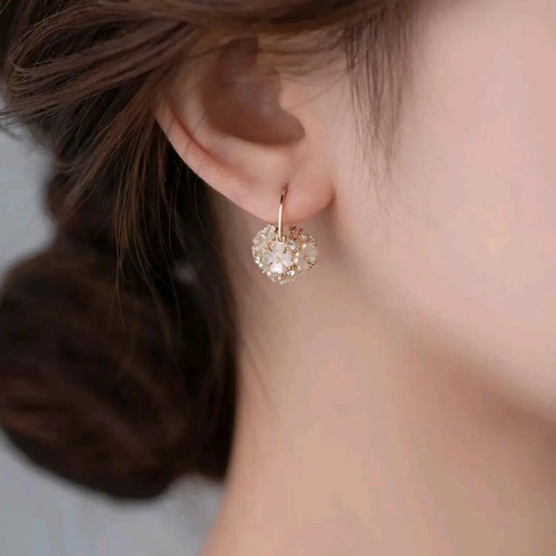 AROS DE ARGOLLA CON FLORES DE NACAR Y CIRCONES EN ORO 18K - 4