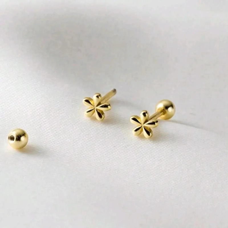 AROS FLOR PARA NIÑAS CON TOPE TORNILLO ENCHAPADOS EN ORO 18K - 7