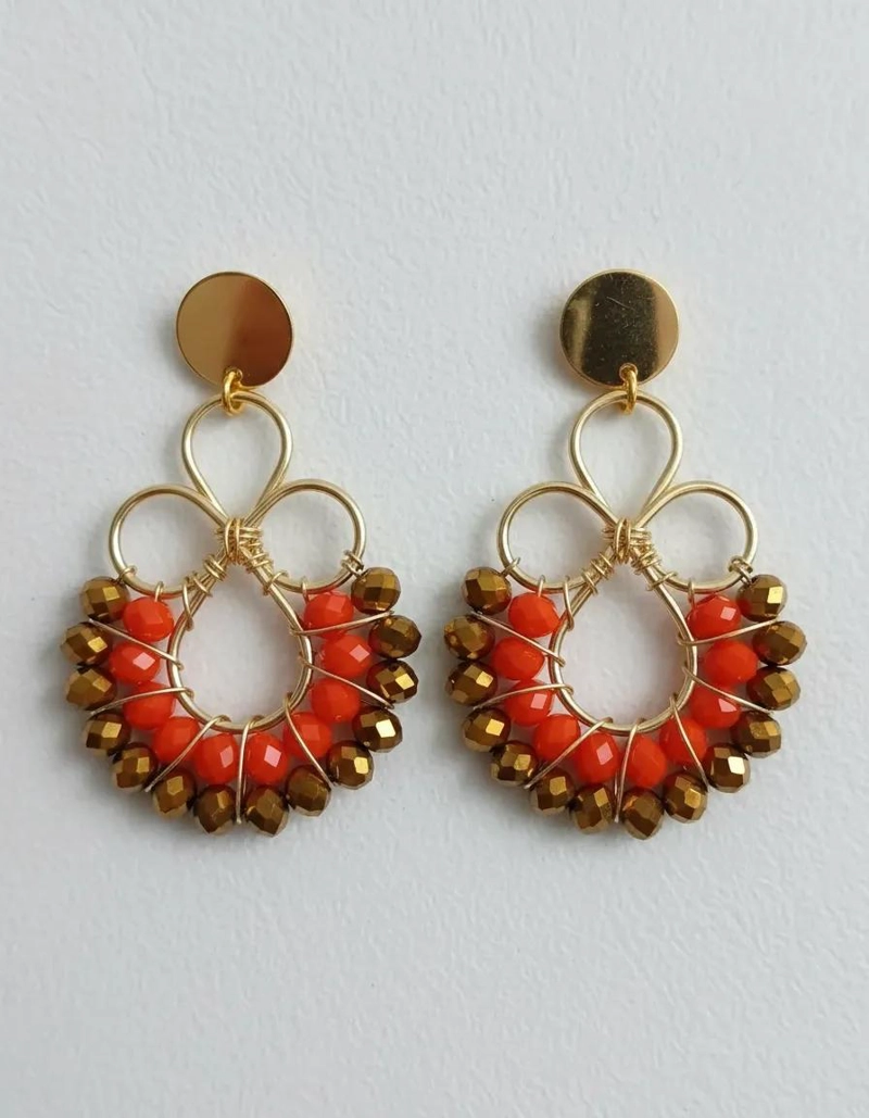 AROS ELEGANTES EN BAÑO DE ORO CON PIEDRAS NARANJAS Y DORADAS - 1