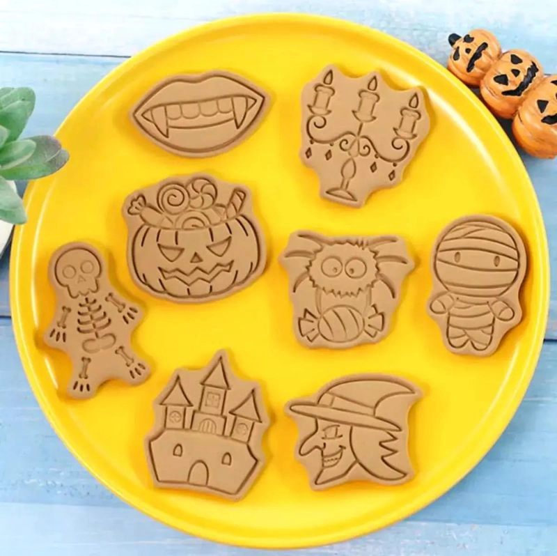 SET DE 8 CORTADORES PARA GALLETAS CON DISEÑOS TEMATICOS DE HALLOWEEN - 3
