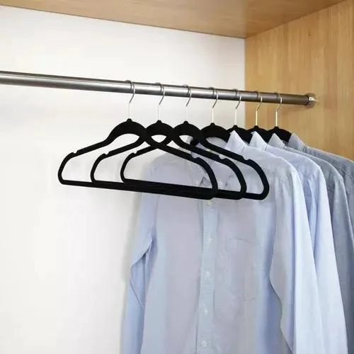 SET DE 30 COLGADORES DE ROPA DE TERCIOPELO ANTIDESLIZANTE - 6