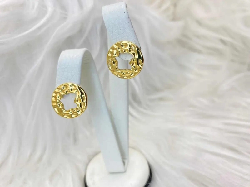 AROS DE PLATA S925 CON BAÑO DE ORO Y DISEÑO IRREGULAR - 3