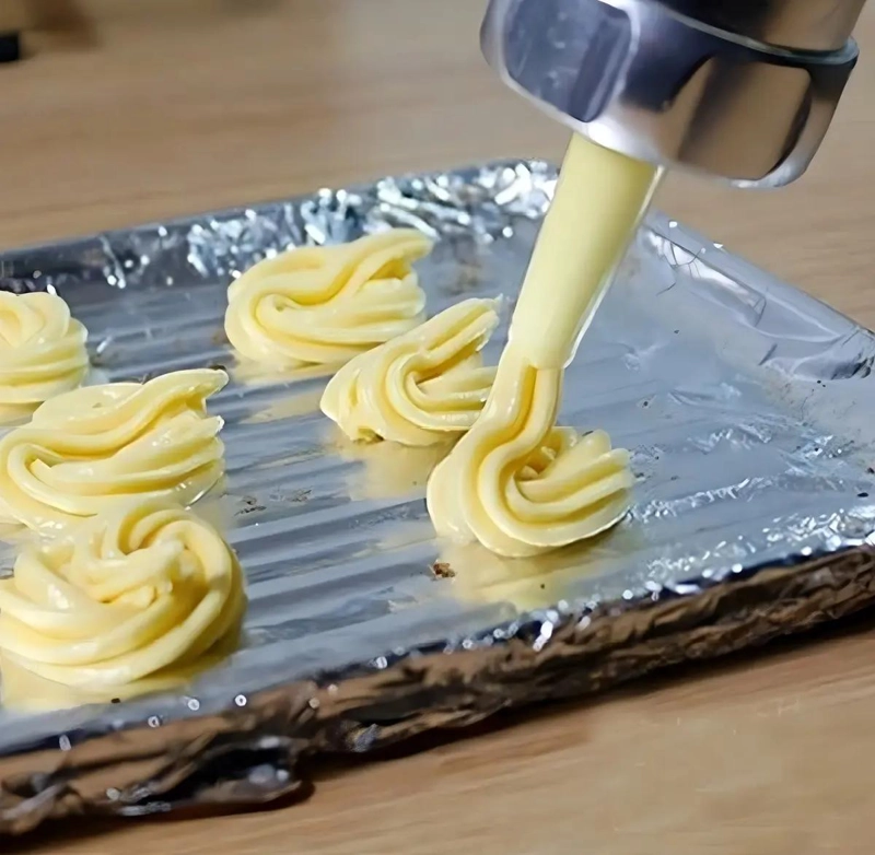 PRENSA MANUAL PARA GALLETAS Y DECORACION DE PASTELES CON MOLDES VARIADOS - 6