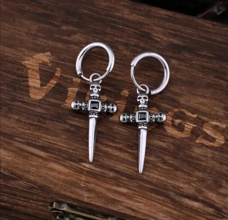 AROS DE ACERO INOXIDABLE CON DISEÑO DE TRES CALAVERAS - 4