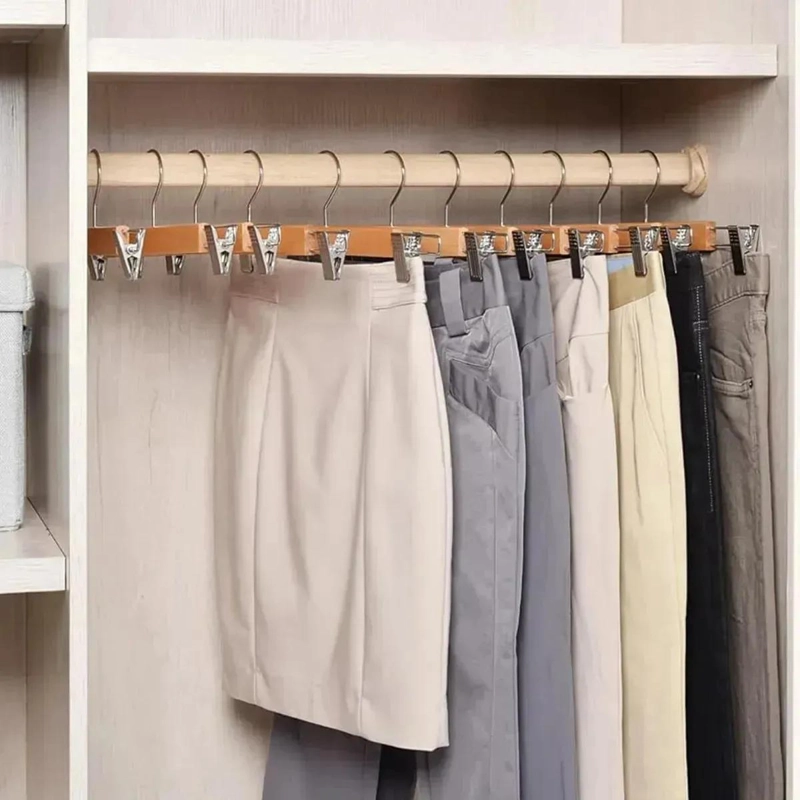 PERCHERO DE MADERA SOLIDA CON CLIPS ANTIDESLIZANTES PARA ROPA - 7