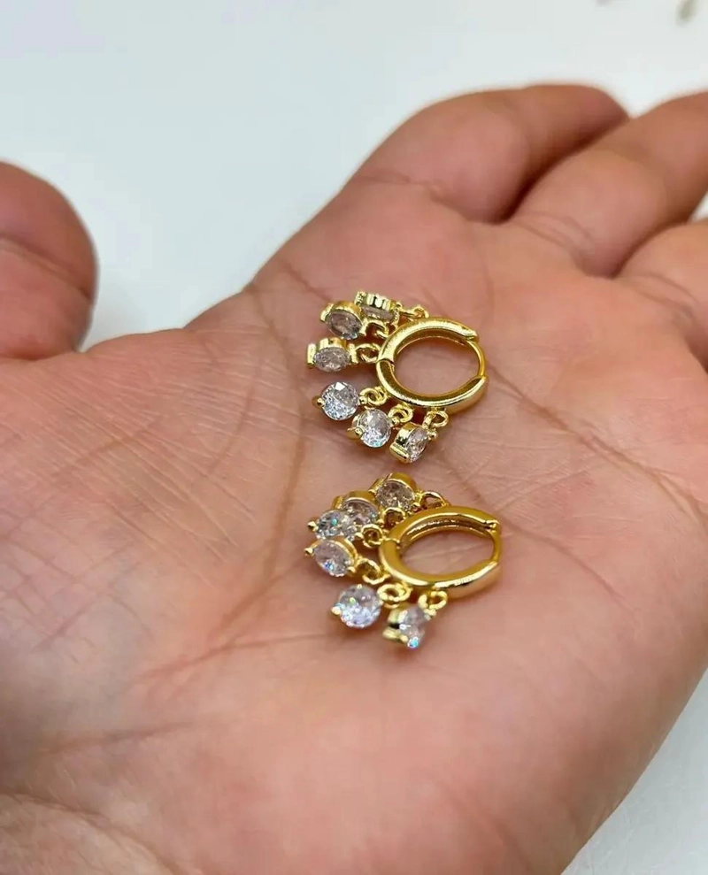AROS ARGOLLA PARA DAMA CON CIRCONES COLGANTES Y BAÑO DE ORO - 3