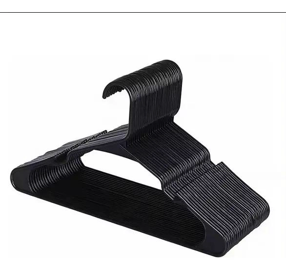 PACK DE 50 COLGADORES DE PLASTICO PARA ROPA EN COLOR NEGRO - 1