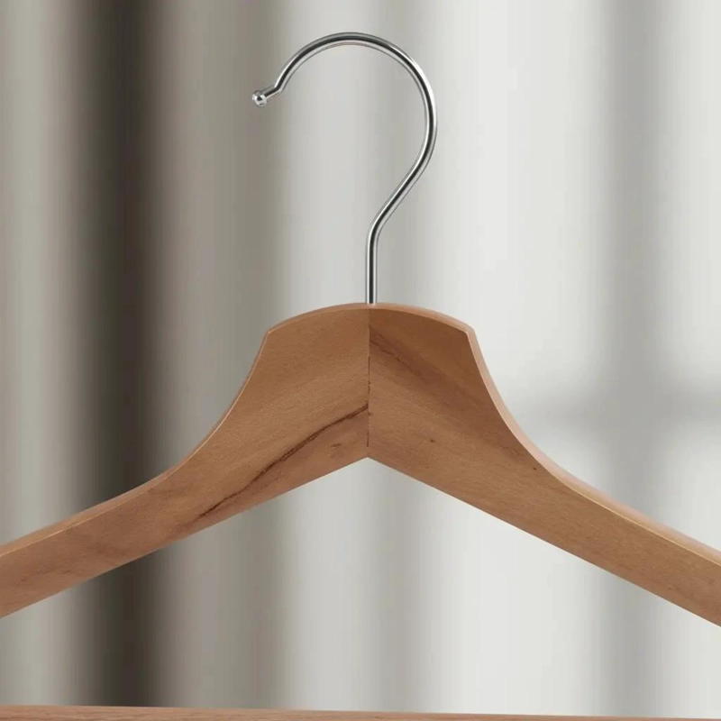 SET DE 8 COLGADORES DE MADERA PARA ROPA ELEGANTES Y RESISTENTES - 9