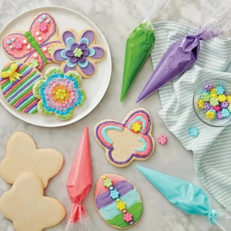 CORTADORES DE GALLETAS EN FORMAS DE FLOR CONEJO Y HUEVO - 5