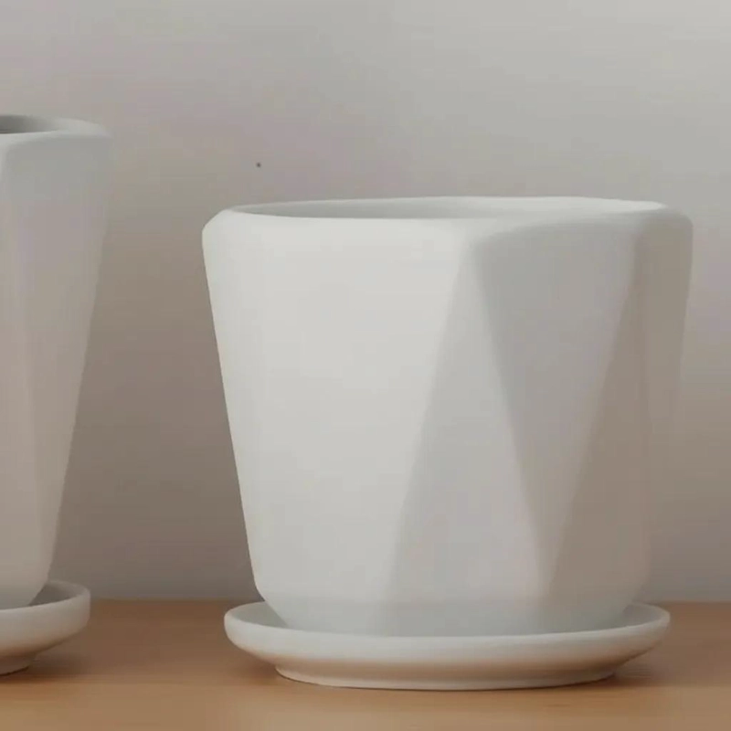 SET DE 3 MACETEROS DE CERAMICA BLANCOS CON PLATO MODERNO - 3