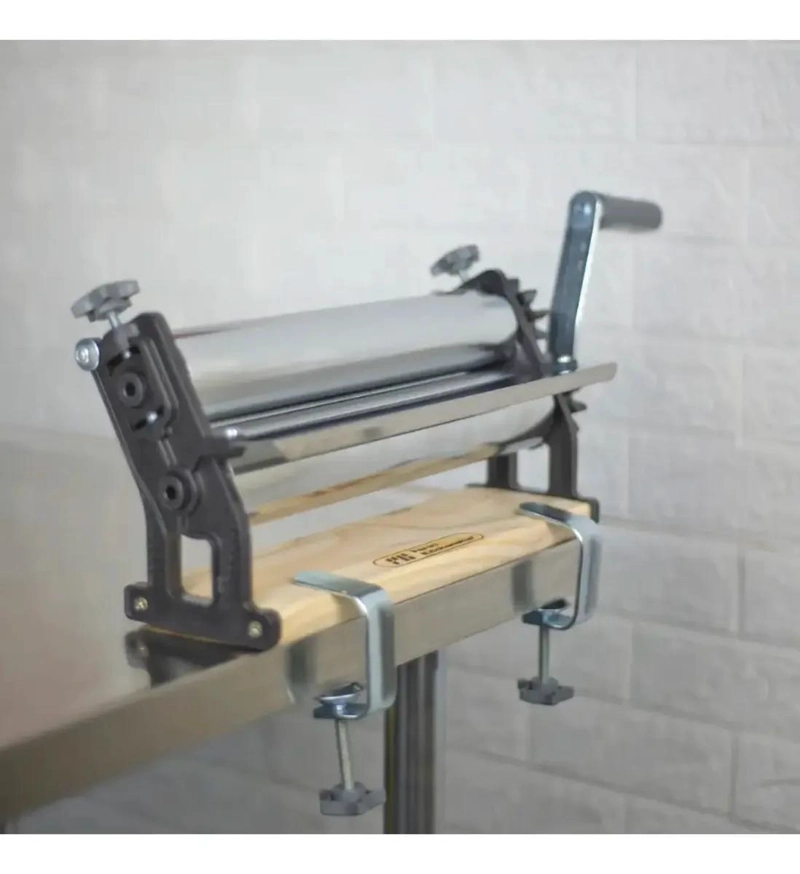 AMASADORA DE 28 CM PARA PAN Y EMPANADAS - 7