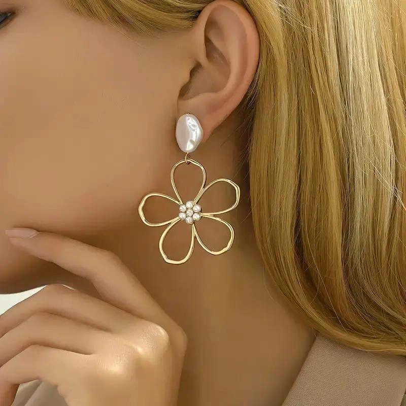 AROS COLGANTES CON DISEÑO FLORAL ELEGANTE Y SOFISTICADO - 5