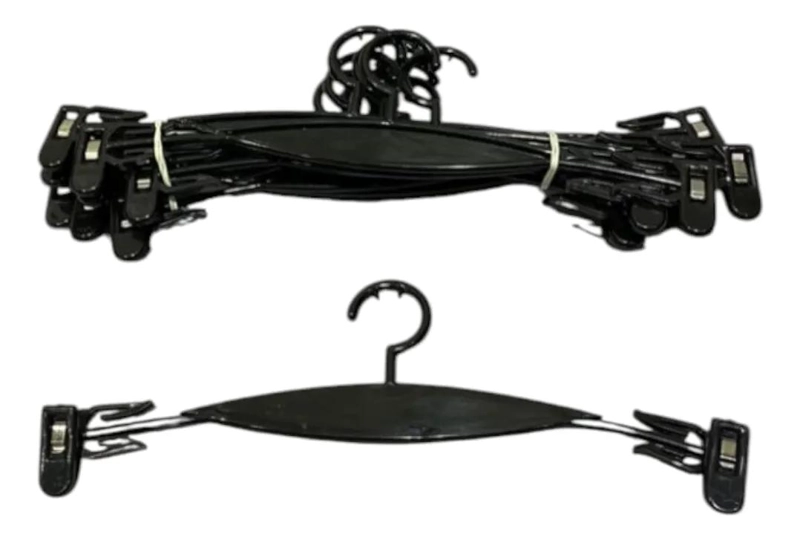 PACK DE 30 COLGADORES DE PLASTICO NEGRO PARA ROPA - 1