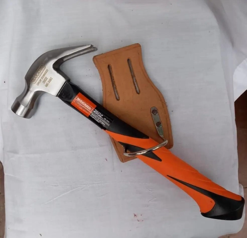 MARTILLO CARPINTERO PROFESIONAL 20OZ CON PORTA MARTILLO DE CUERO - 2