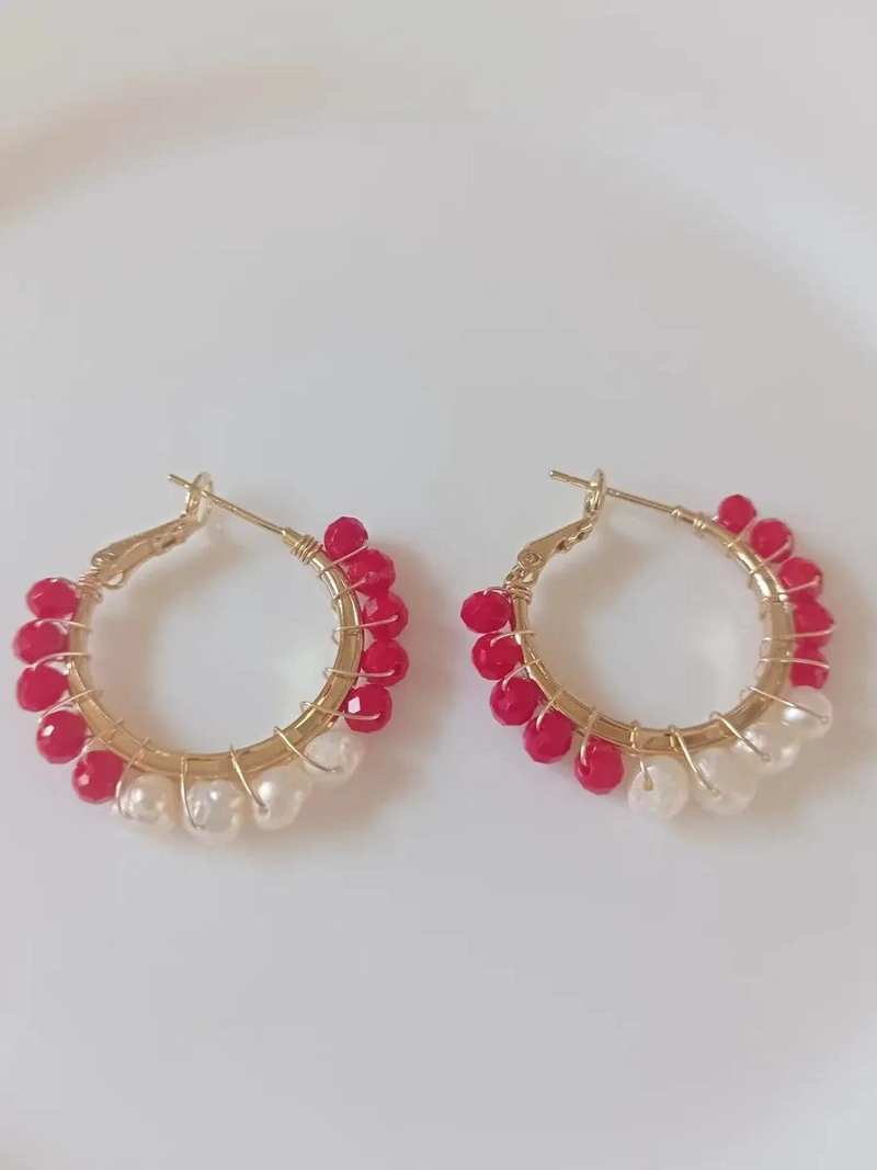 AROS ARGOLLA CON PIEDRAS ROJAS Y PERLAS DE RIO BAÑO ORO HIPOALERGE NICOS - 4