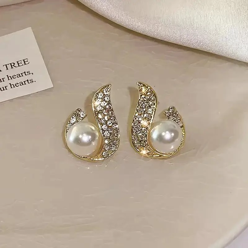 AROS DE STRASS CON IMITACION DE PERLAS Y BOLSA DE JOYAS - 4