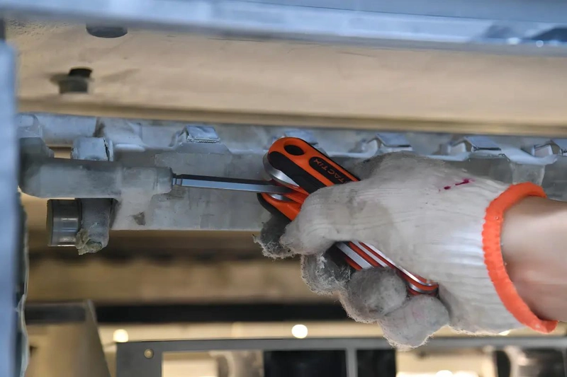 LLAVE ALLEN TIPO NAVAJA CON ACABADO PLATEADO - 1