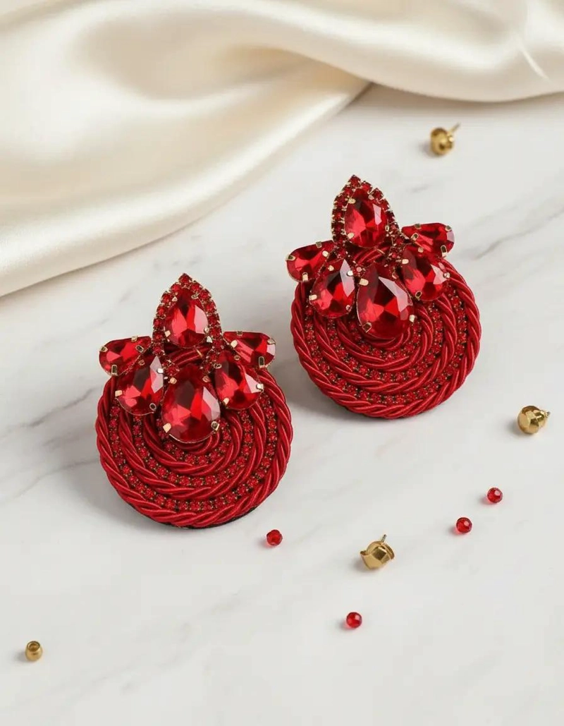 ARETES DE VIDRIO ROJO BRILLANTE CON STRASS ELEGANTES - 1