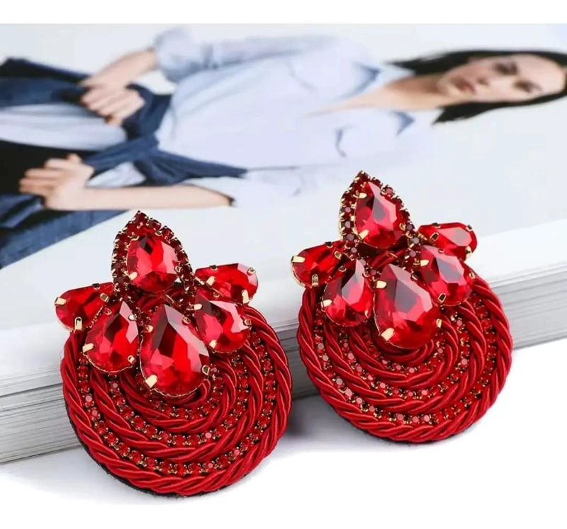 ARETES DE VIDRIO ROJO BRILLANTE CON STRASS ELEGANTES - 4