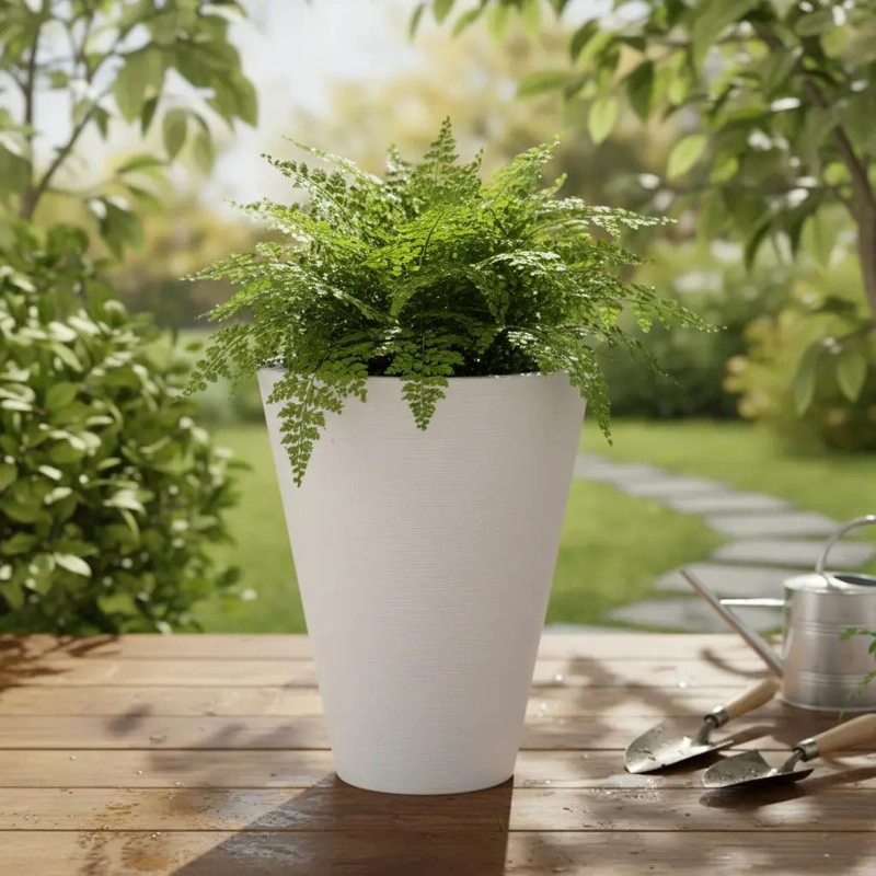 MACETERO CONICO BLANCO DE 46CM PARA PLANTAS ORNAMENTALES - 1