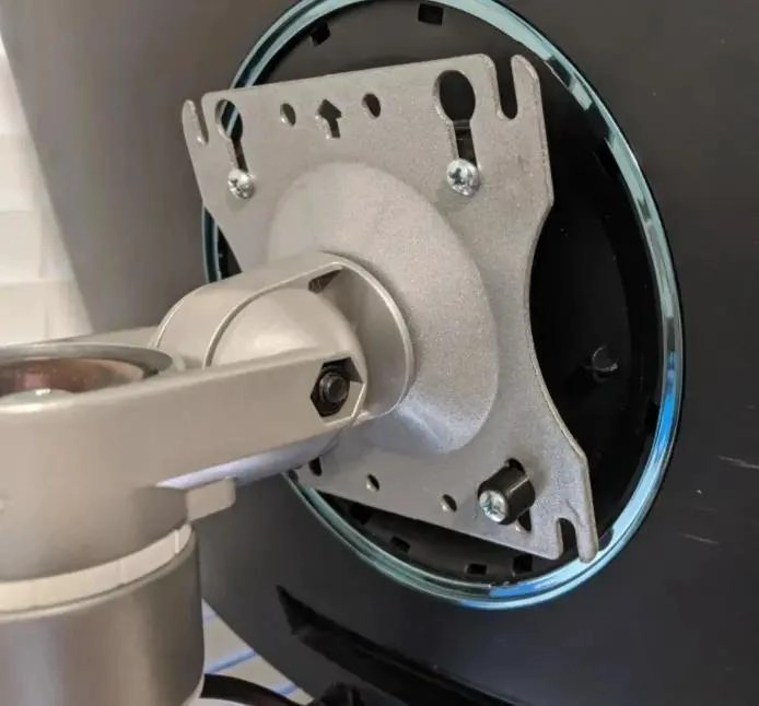 ADAPTADOR VESA PARA MONITORES DE 24 Y 27 PULGADAS - 5