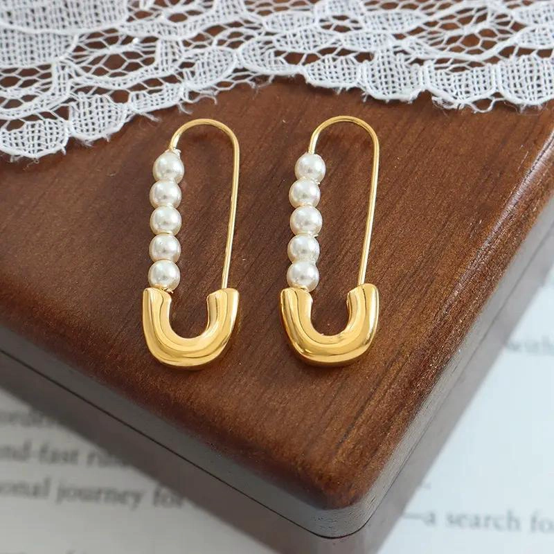 AROS ELEGANTES BAÑADOS EN ORO 18K CON PERLAS - 2