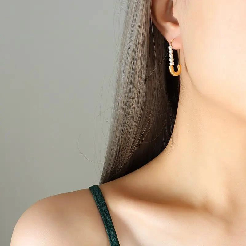 AROS ELEGANTES BAÑADOS EN ORO 18K CON PERLAS - 4