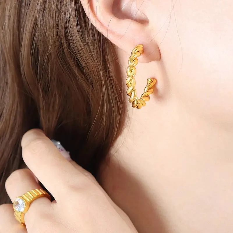 AROS BAÑADOS EN ORO 18K CON DISEÑO EXCLUSIVO - 3