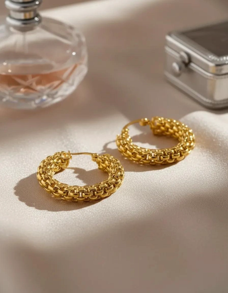 AROS DORADOS DE ACERO INOXIDABLE CON DISEÑO TRENZADO - 6