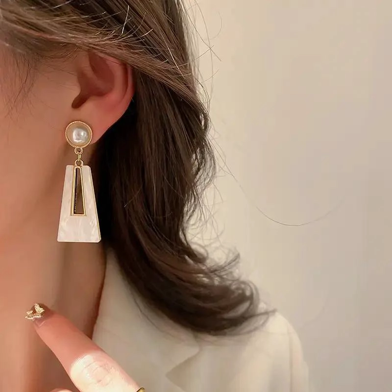 AROS PENDIENTES ACRILICOS COLORIDOS CON BOLSA DE JOYAS - 2