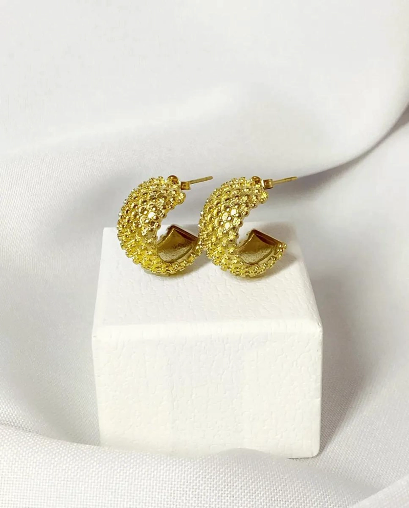 AROS ELEGANTES ENCHAPADOS EN ORO 18K DE ACERO FINO - 1