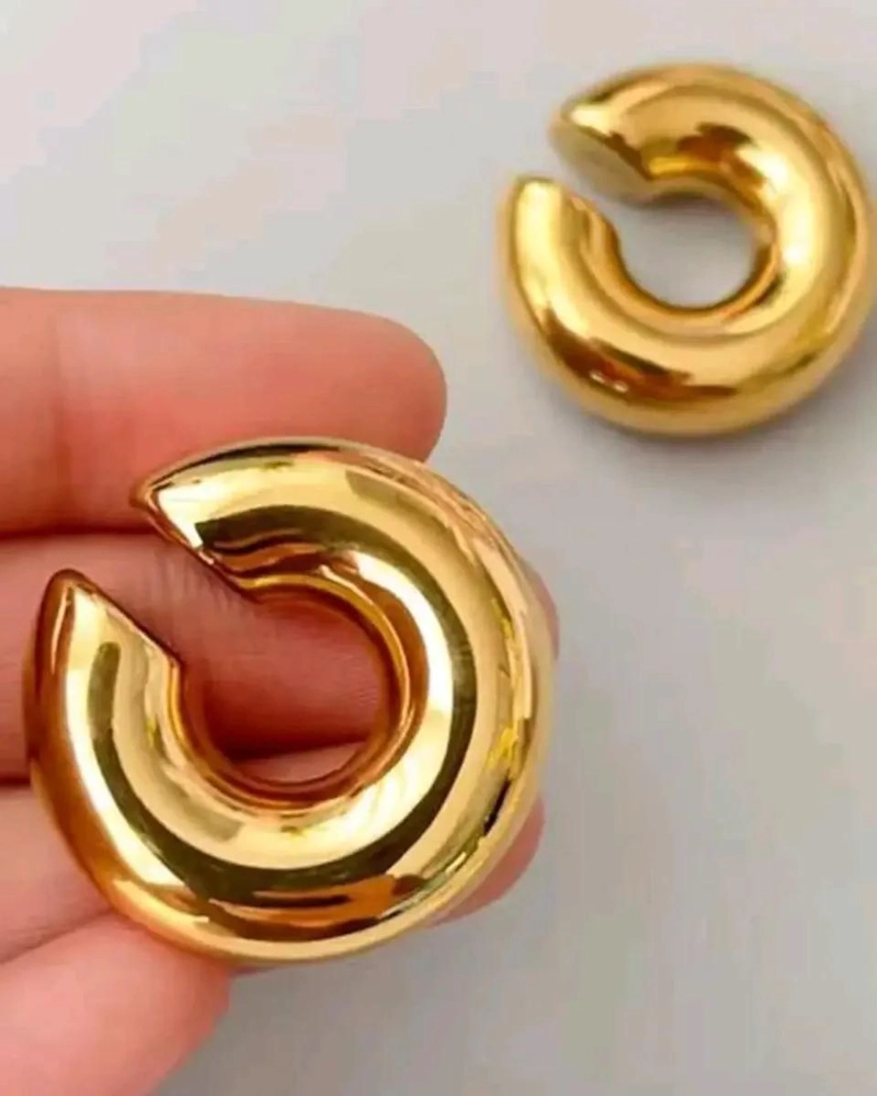 EARCUFF CHUNKY DE ACERO LAMINADO EN ORO 18K PARA MODA - 4