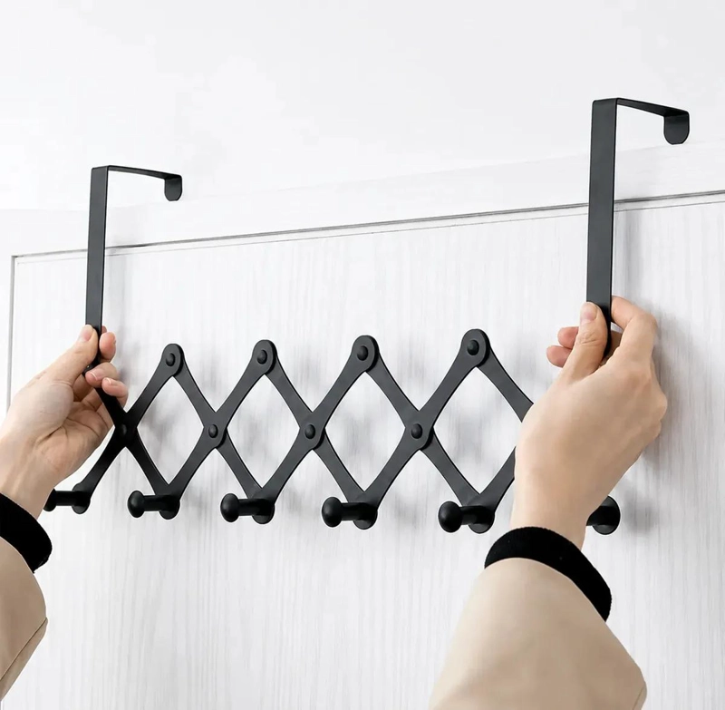 PERCHERO EXTENSIBLE DE METAL NEGRO CON 5 GANCHOS PARA PUERTA - 4
