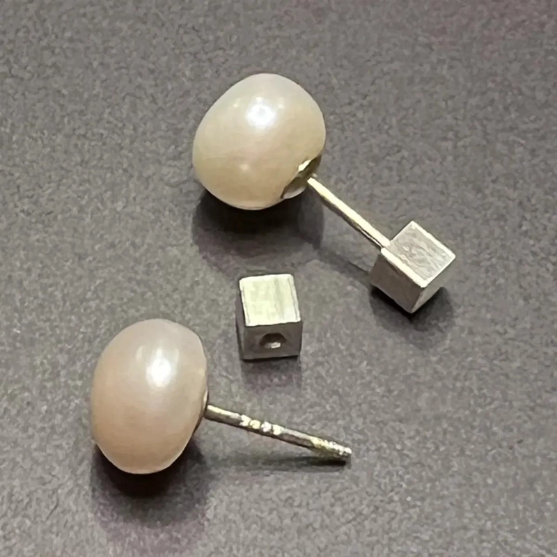 AROS DE PERLA ACHATADA NATURAL EN PLATA 925 DE 7 MM - 7