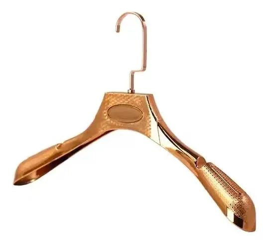 PACK DE 6 COLGADORES PLASTICOS PARA ROPA DE GRAN TAMAÑO - 4