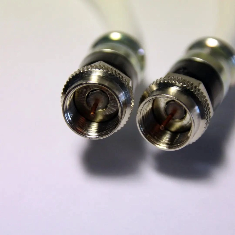 KIT DE CRIMPADORA Y PELACABLE COAXIAL PARA INSTALACIONES - 4